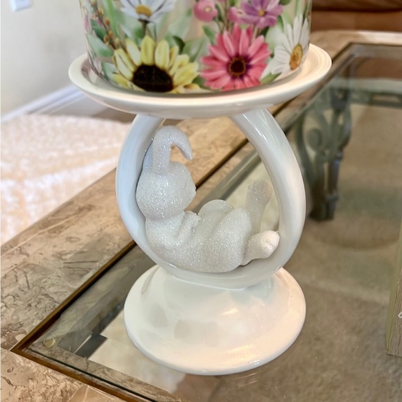 Bath & Body Works Napping Bunny 3 wick Pedestal Candle Holder - Picture 5 of 7